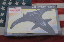 images/productimages/small/F-19 Stealh Fighter Monogram 1;48 003.jpg